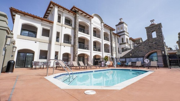 La Quinta Inn & Suites by Wyndham Santa Cruz image 14