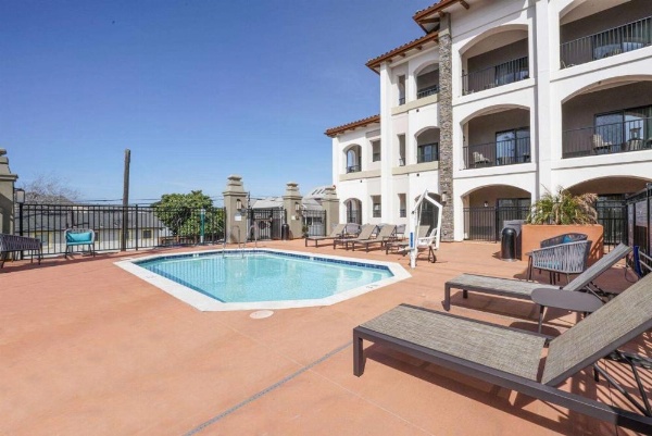 La Quinta Inn & Suites by Wyndham Santa Cruz image 15