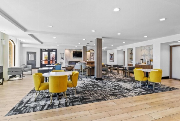 La Quinta Inn & Suites by Wyndham Santa Cruz image 21