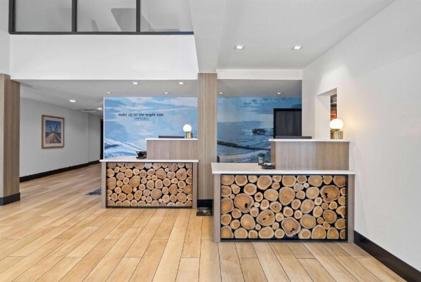 La Quinta Inn & Suites by Wyndham Santa Cruz image 24